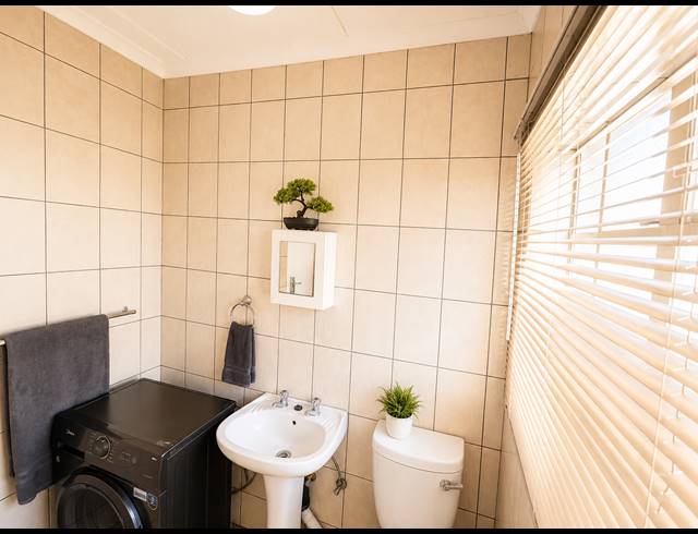1 BEDROOM APARTMENT FOR SALE IN COMET